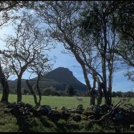 The Benwiskin Centre Hostel Ballaghnatrillick