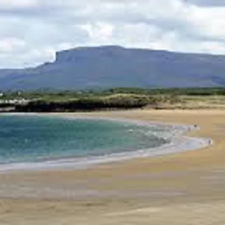 The Benwiskin Centre * Ballaghnatrillick