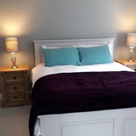 The Benwiskin Centre * Ballaghnatrillick