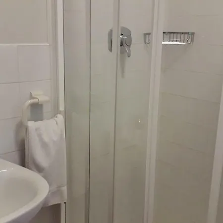 The Benwiskin Centre * Ballaghnatrillick