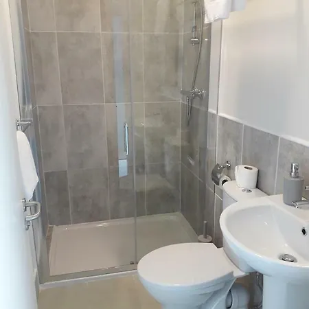 The Benwiskin Centre Hostel Ballaghnatrillick