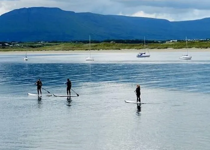 The Benwiskin Centre * Ballaghnatrillick